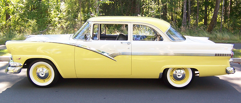 Ford Fairlane club sedan