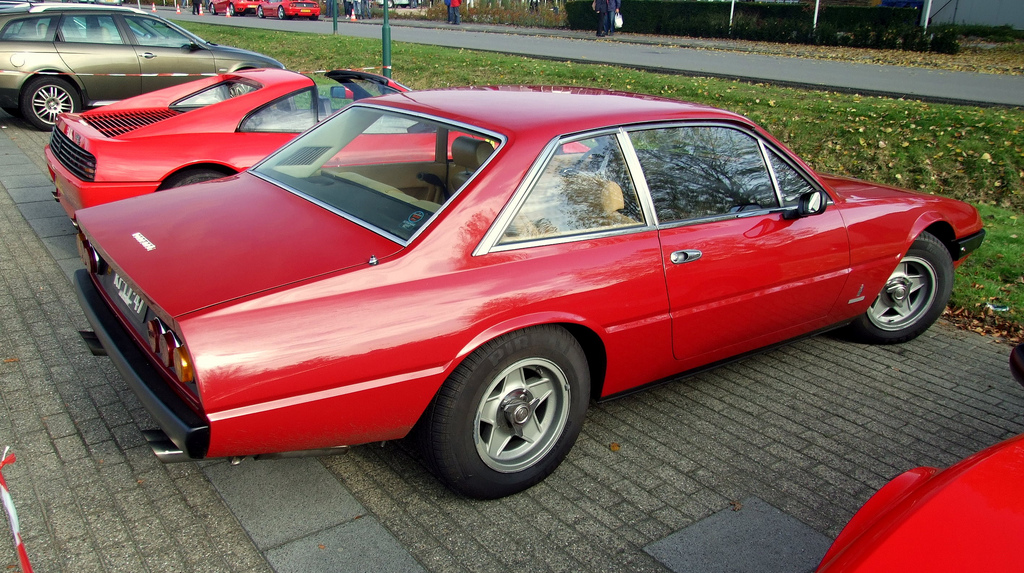 Ferrari 365 GT4 22