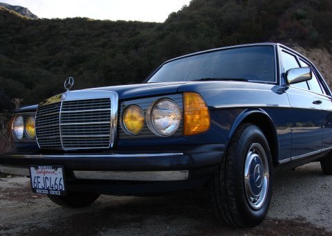 Mercedes-Benz 240 D Sedan