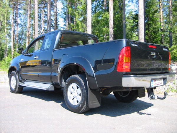 Toyota Hilux DLX 24 Crew Cab 4x4