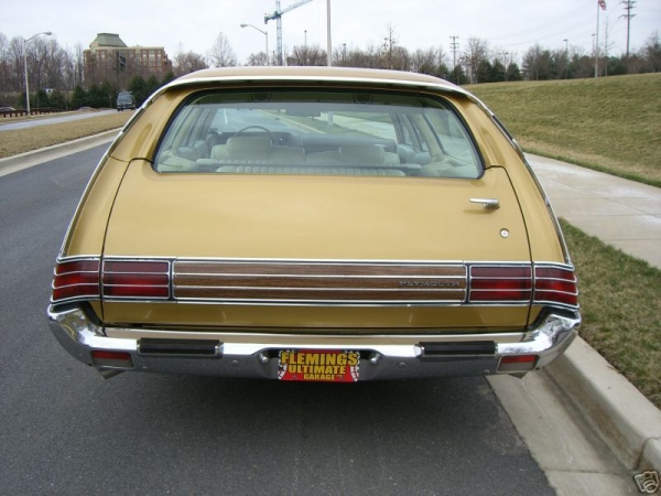 Plymouth Fury Sport Suburban