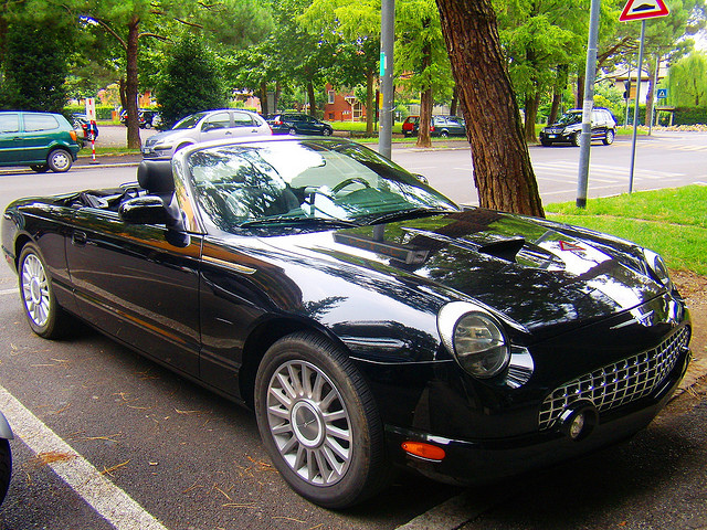 Ford Thunderbird 50th anniversary edition