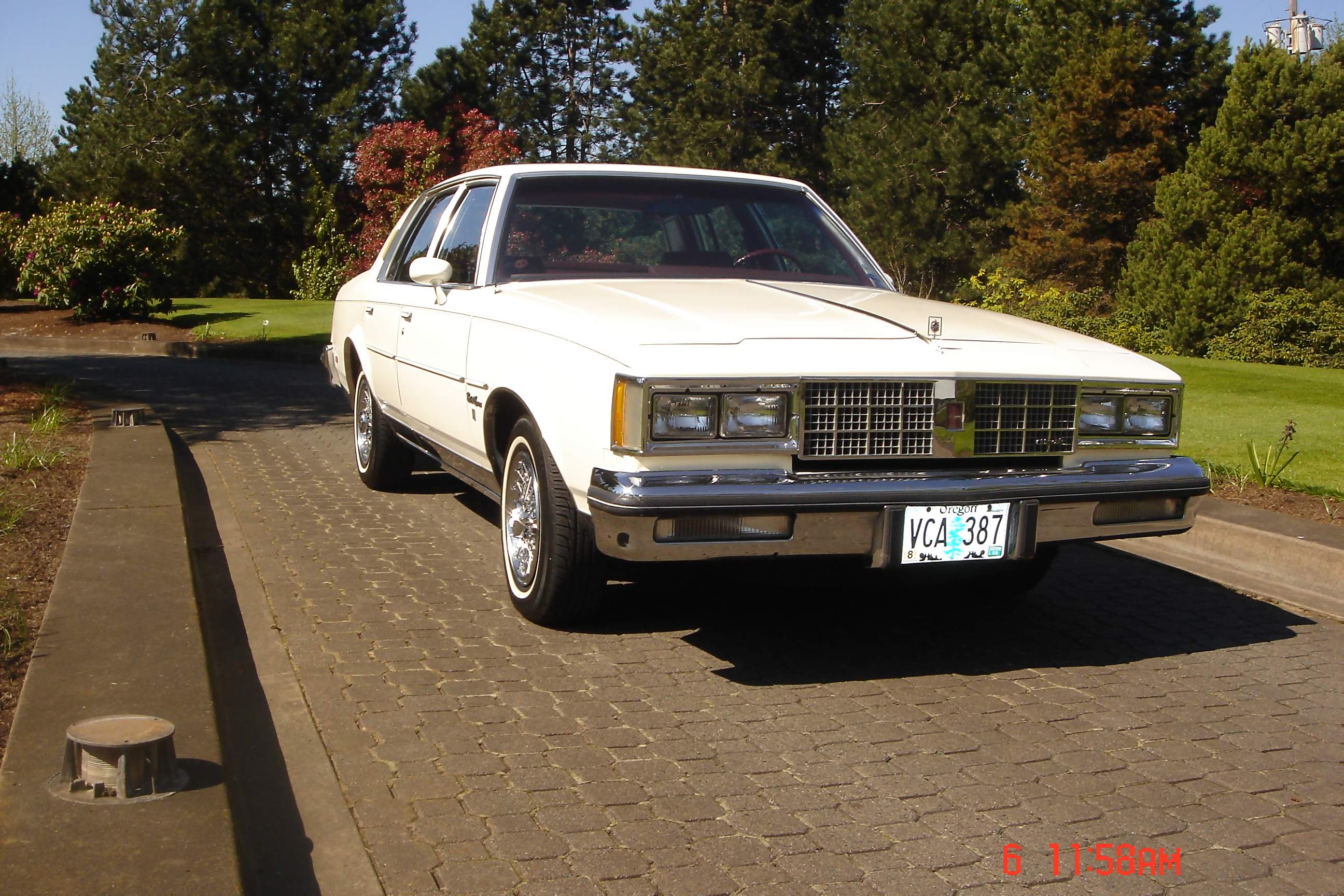 Oldsmobile Brougham