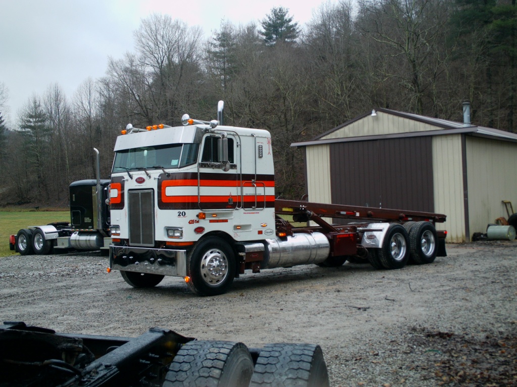 Peterbilt 362