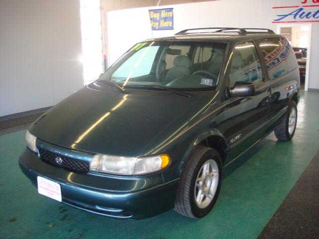 Nissan Quest 30 XE