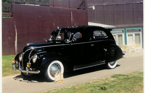 Ford Tudor Sedan DE LUXE