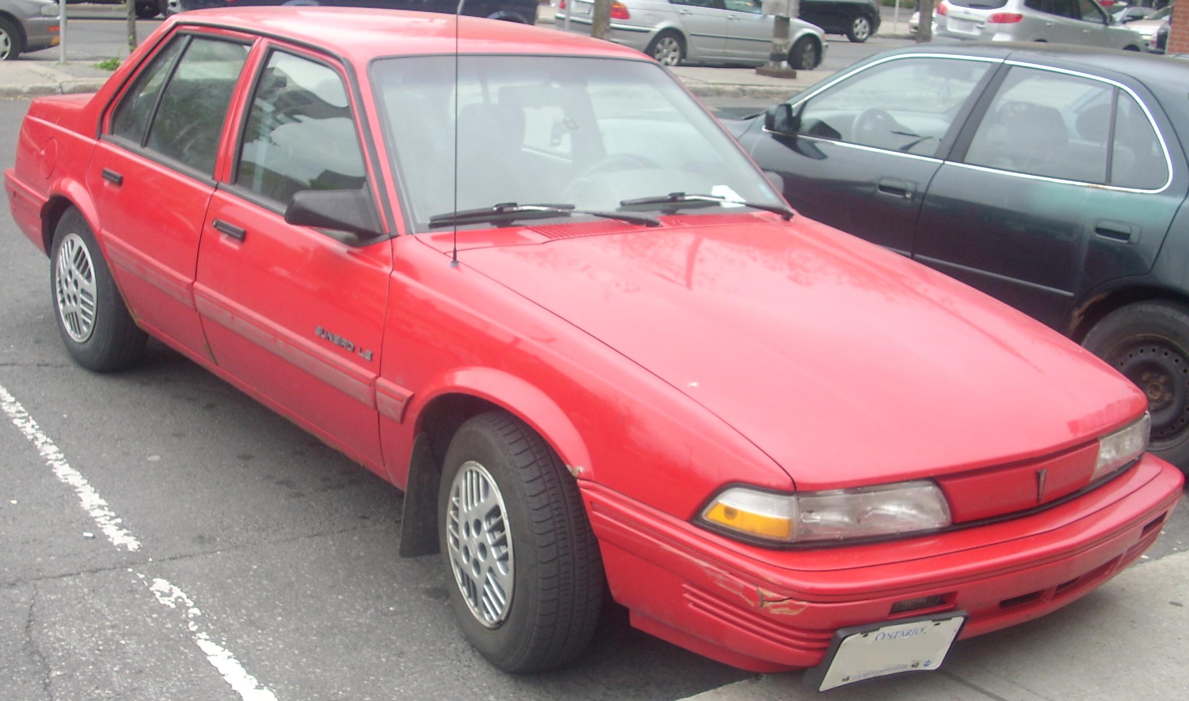 Pontiac Sunbird LE