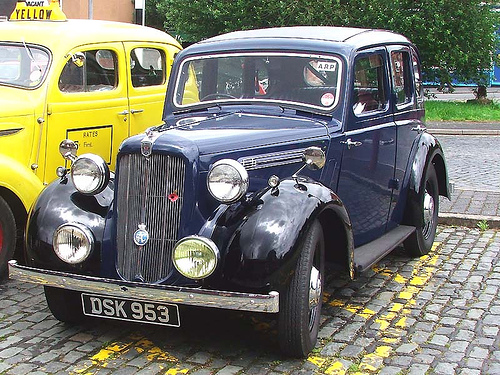 Morris 12 saloon