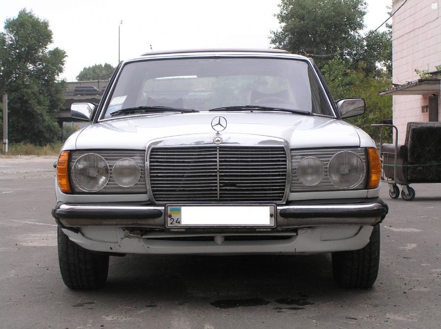 Mercedes-Benz 123240D