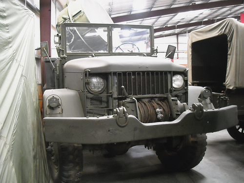 REO 2 Ton 6X6 Military Truck with Searchlight