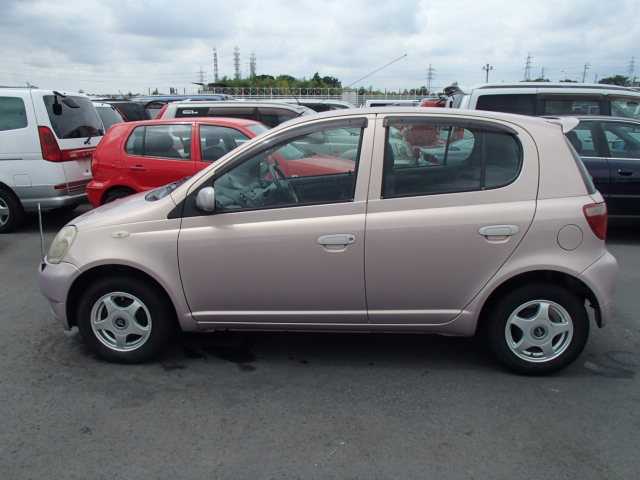 Toyota Vitz 10