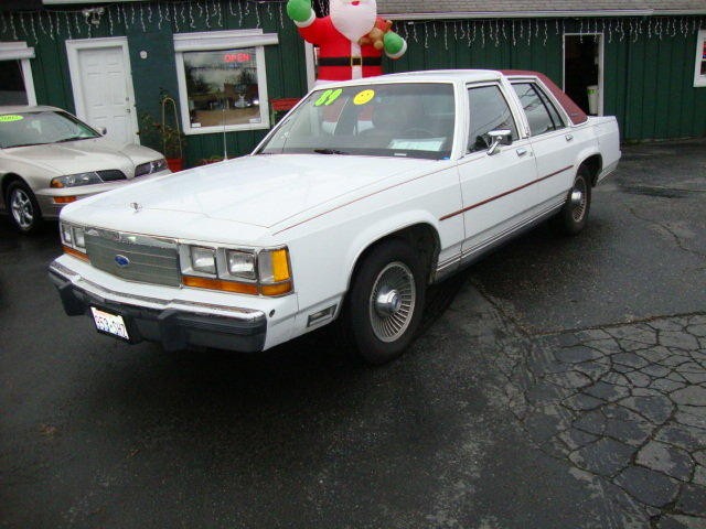 Ford LTD Crown Victoria LX