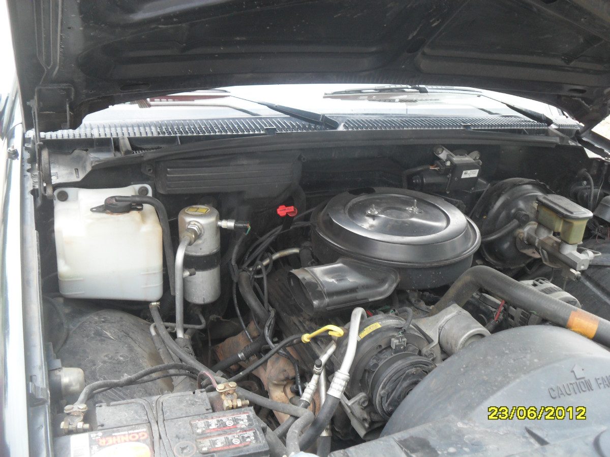 Chevrolet Suburban SLE 2500