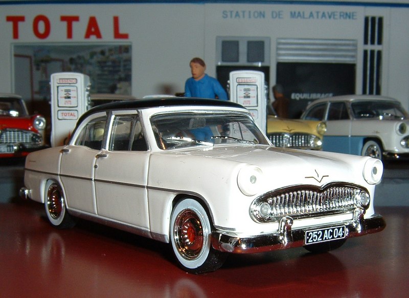 Simca Vedette Versailles