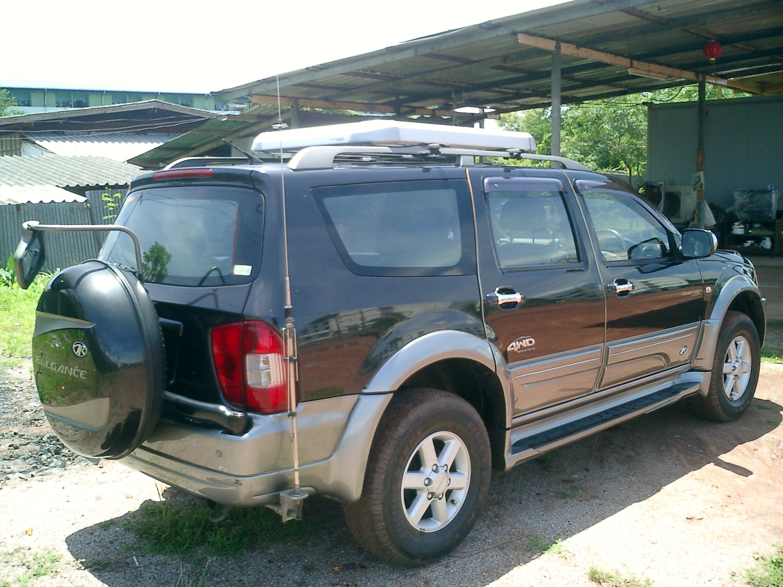 Isuzu TR Adventure Master Elegance