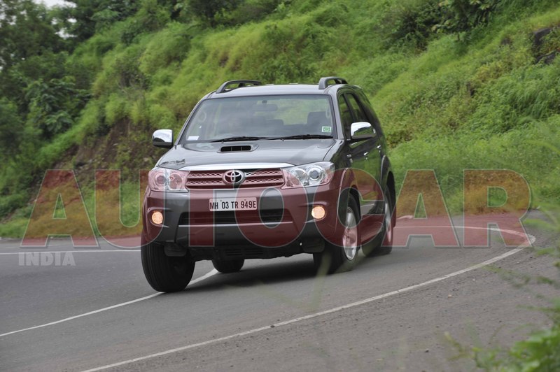 Toyota Fortuner SRV 30 D-4D