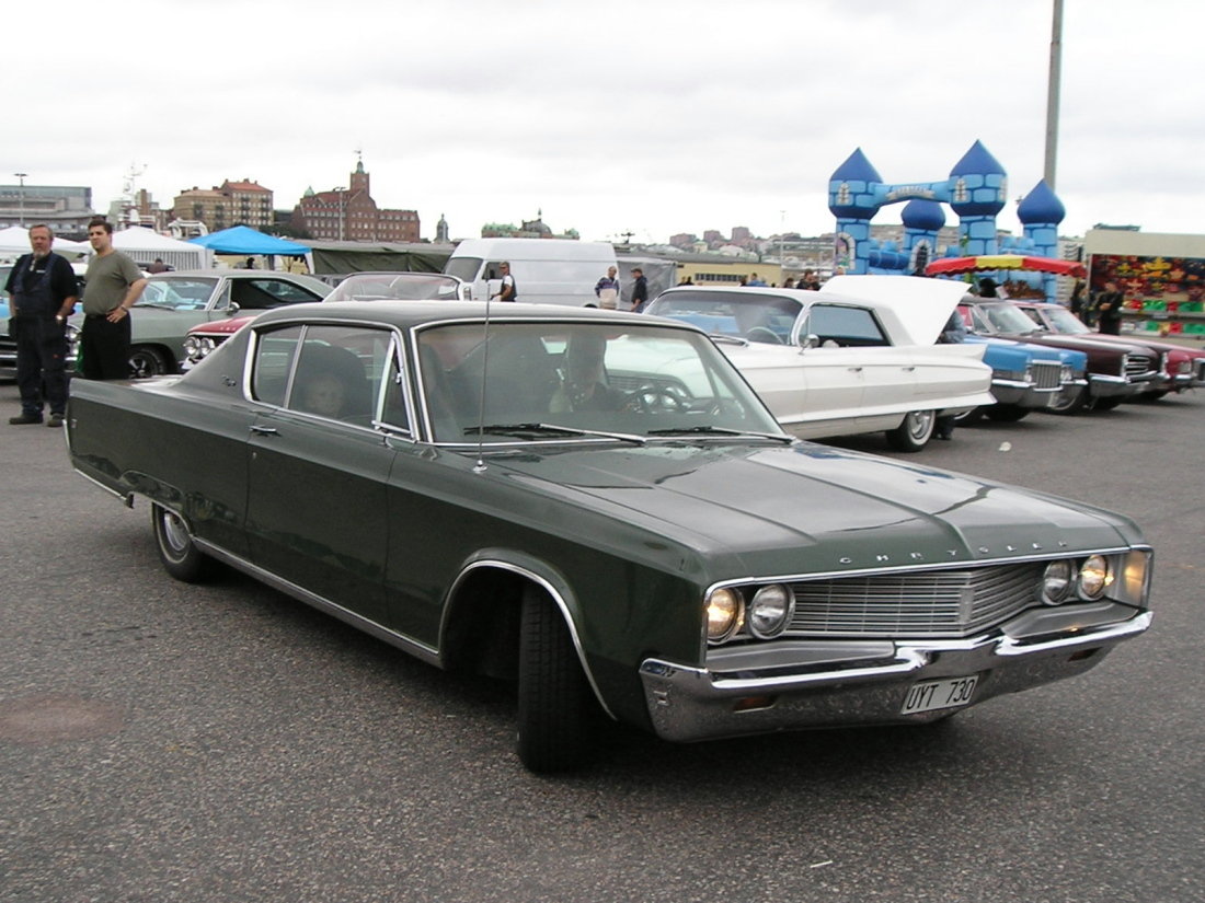 Chrysler Newport 2dr HT