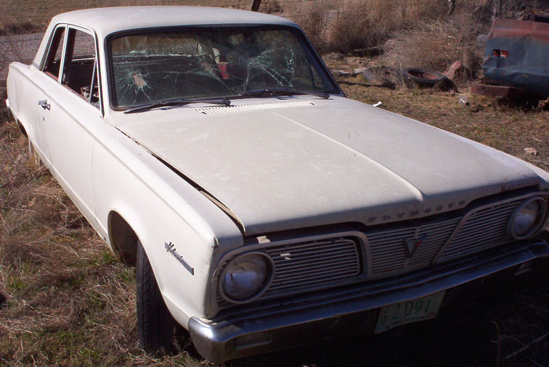 Plymouth Valiant V-100 2dr