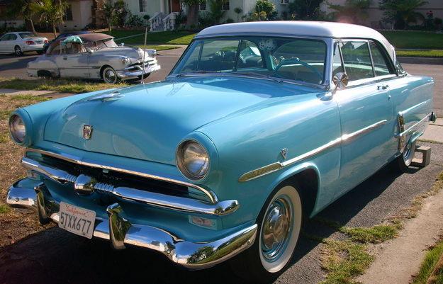 Ford Crestline Victoria