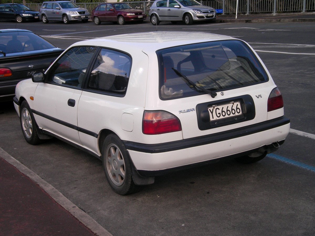 Nissan Pulsar V1