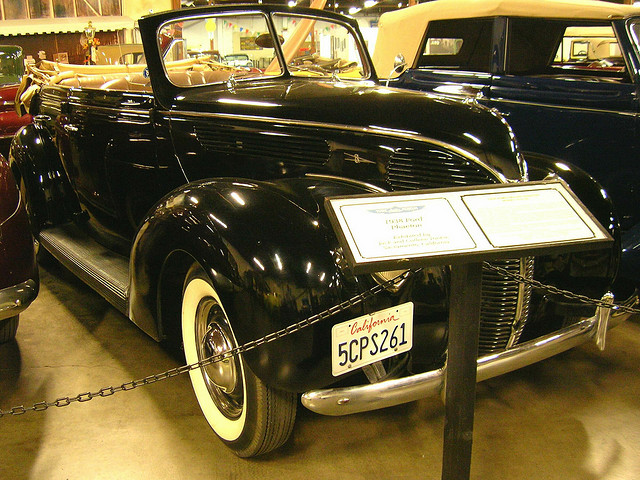 Ford Model 81A V8 Deluxe Phaeton