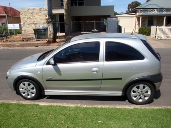 Holden Barina XC SRi 18