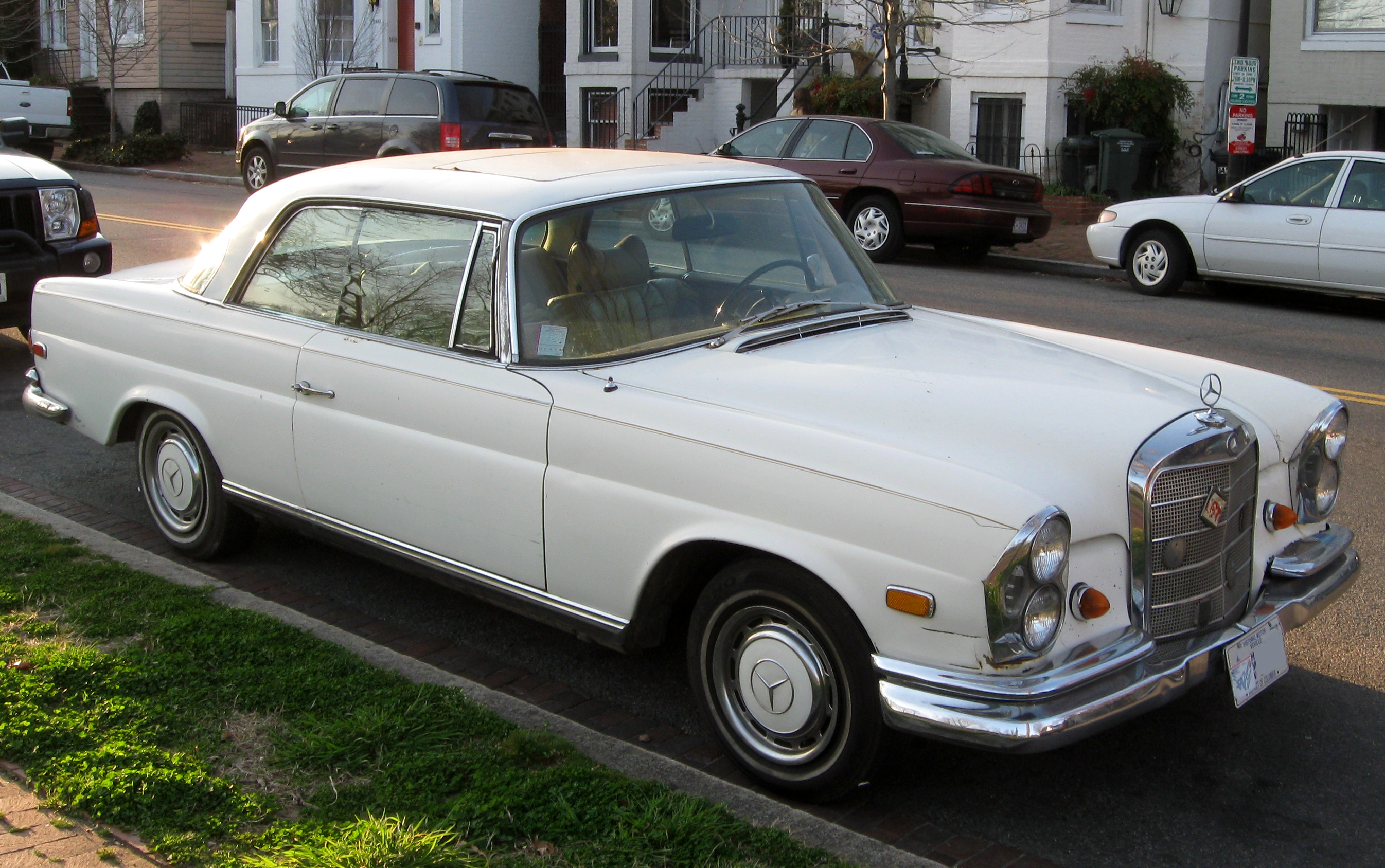 Mercedes-Benz 280 SE coupe