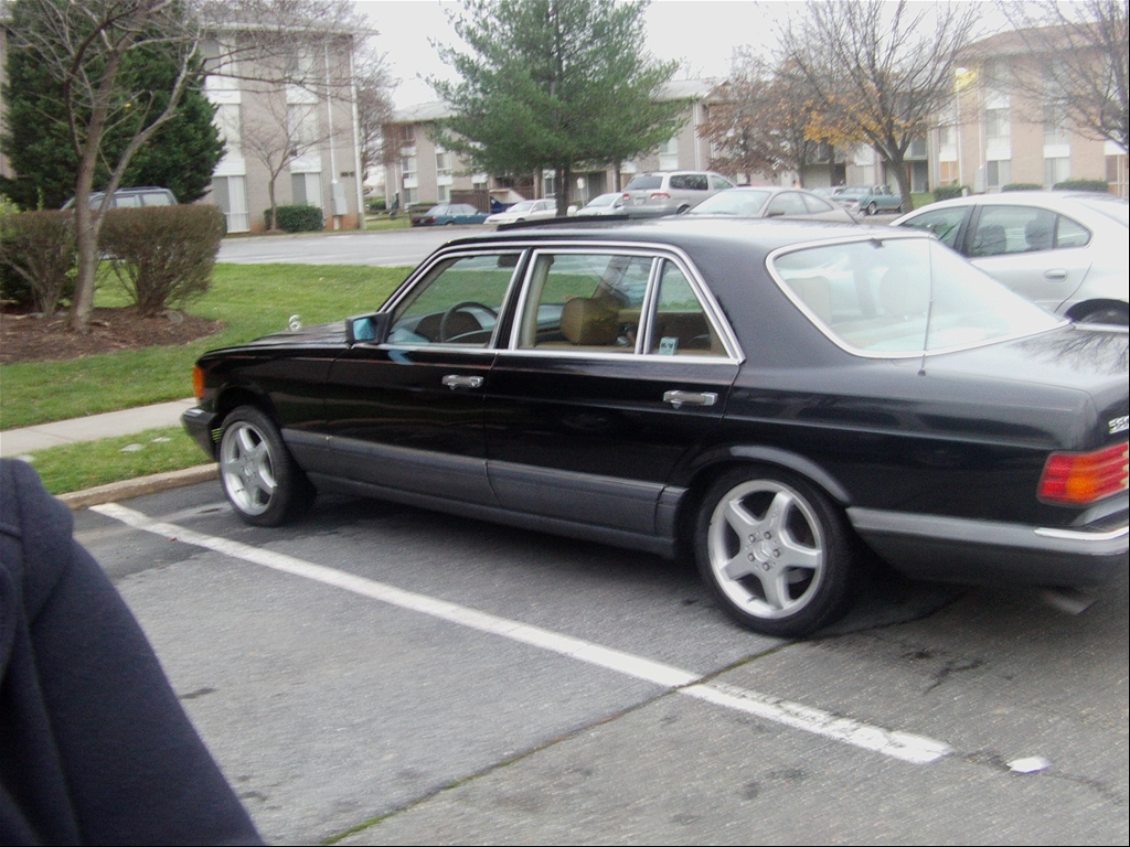 Mercedes-Benz 560sel