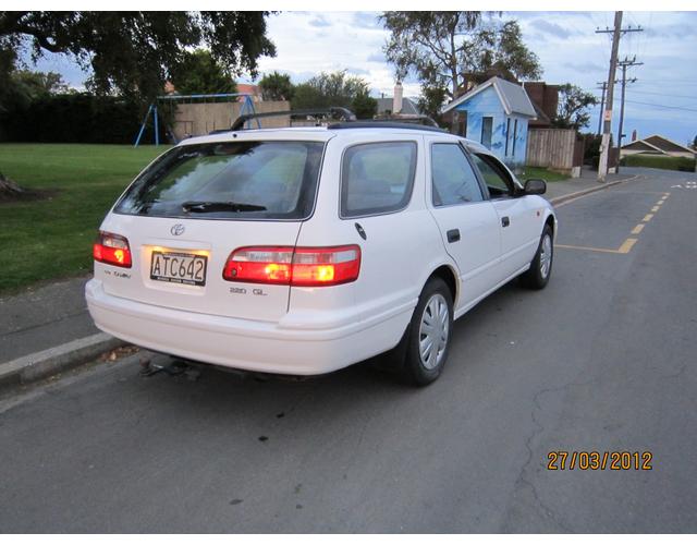 Toyota Camry 220 GL