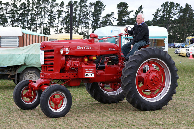 International Harvester Super BMD