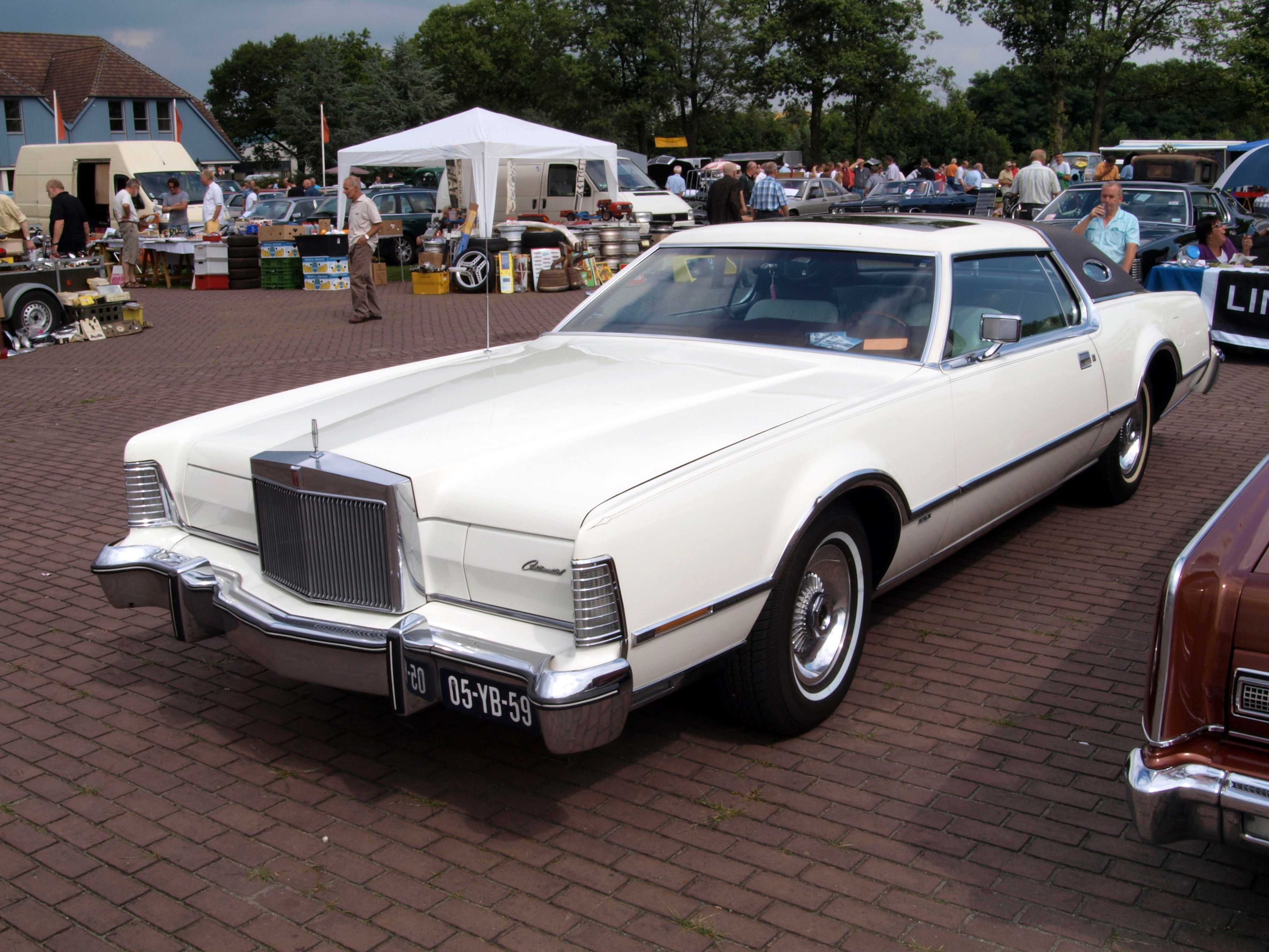 Lincoln Continental Mark IV