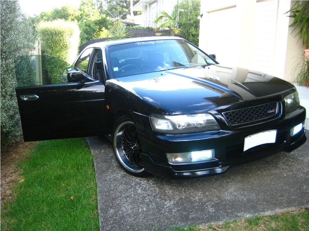 Nissan Laurel