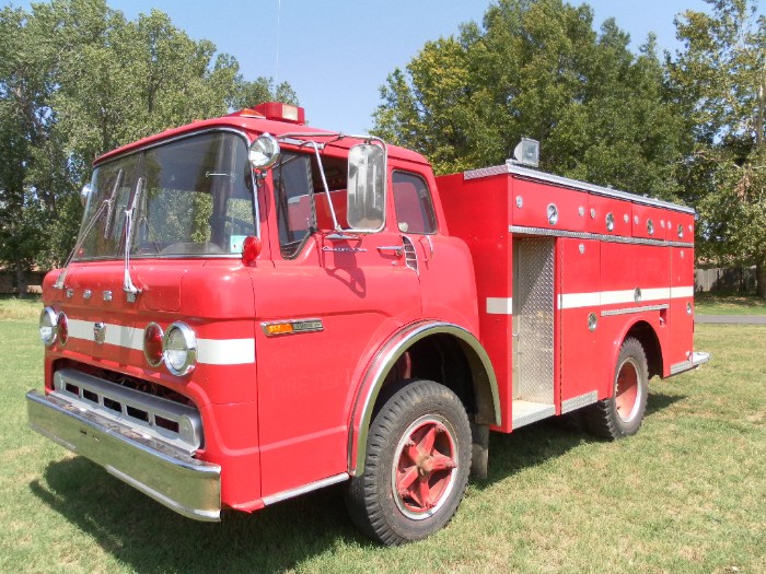 Ford C-900 Custom Cab