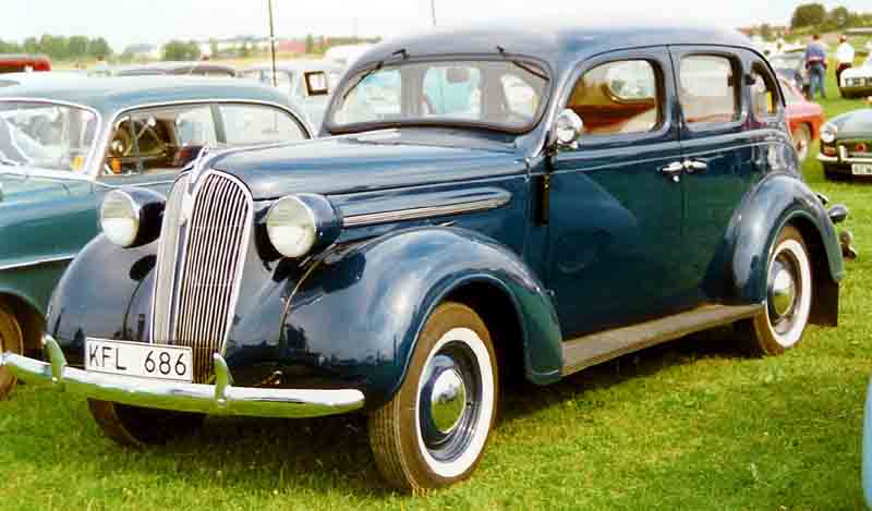 Plymouth P4 De Luxe sedan