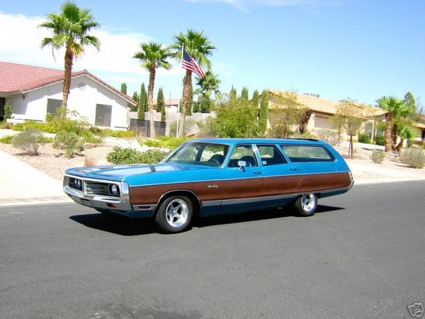 Chrysler Town Country Wagon