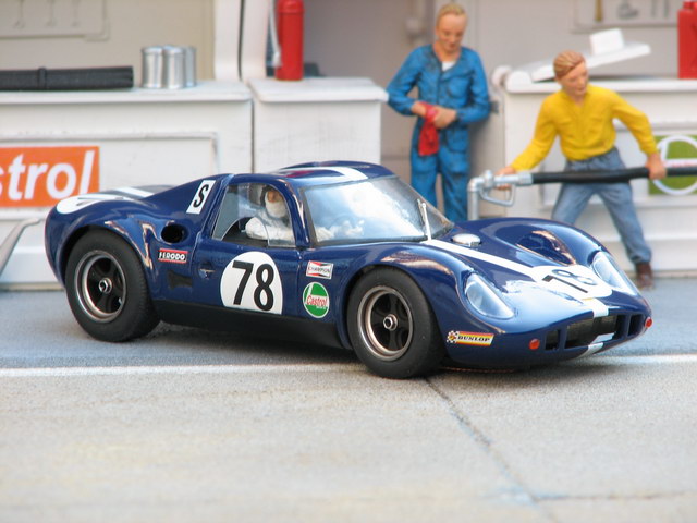 Chevron B8