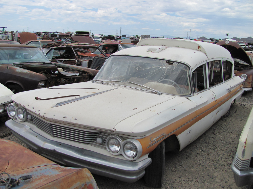 Pontiac Bonneville-Superior Ambulance