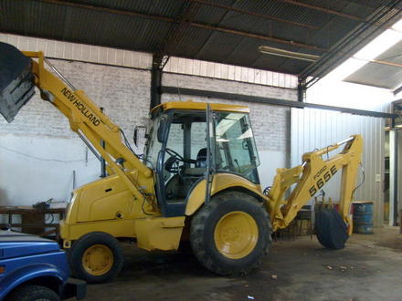 New Holland Ford 565E