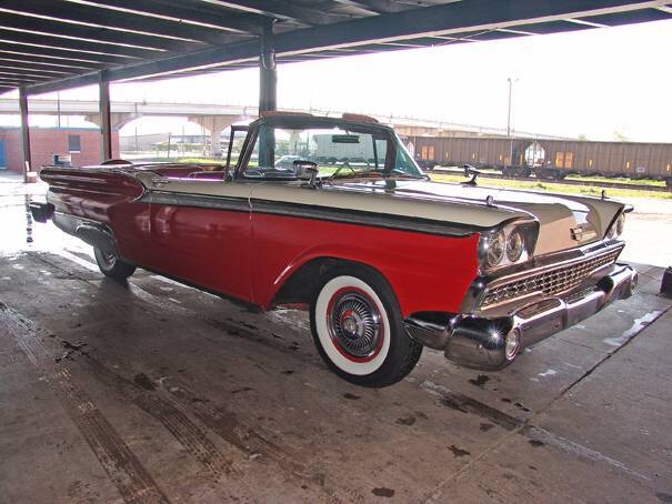 Ford Galaxie Skyliner