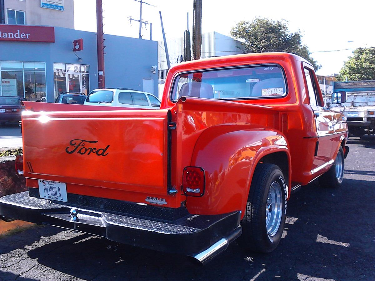 Ford F-100 Pick-up