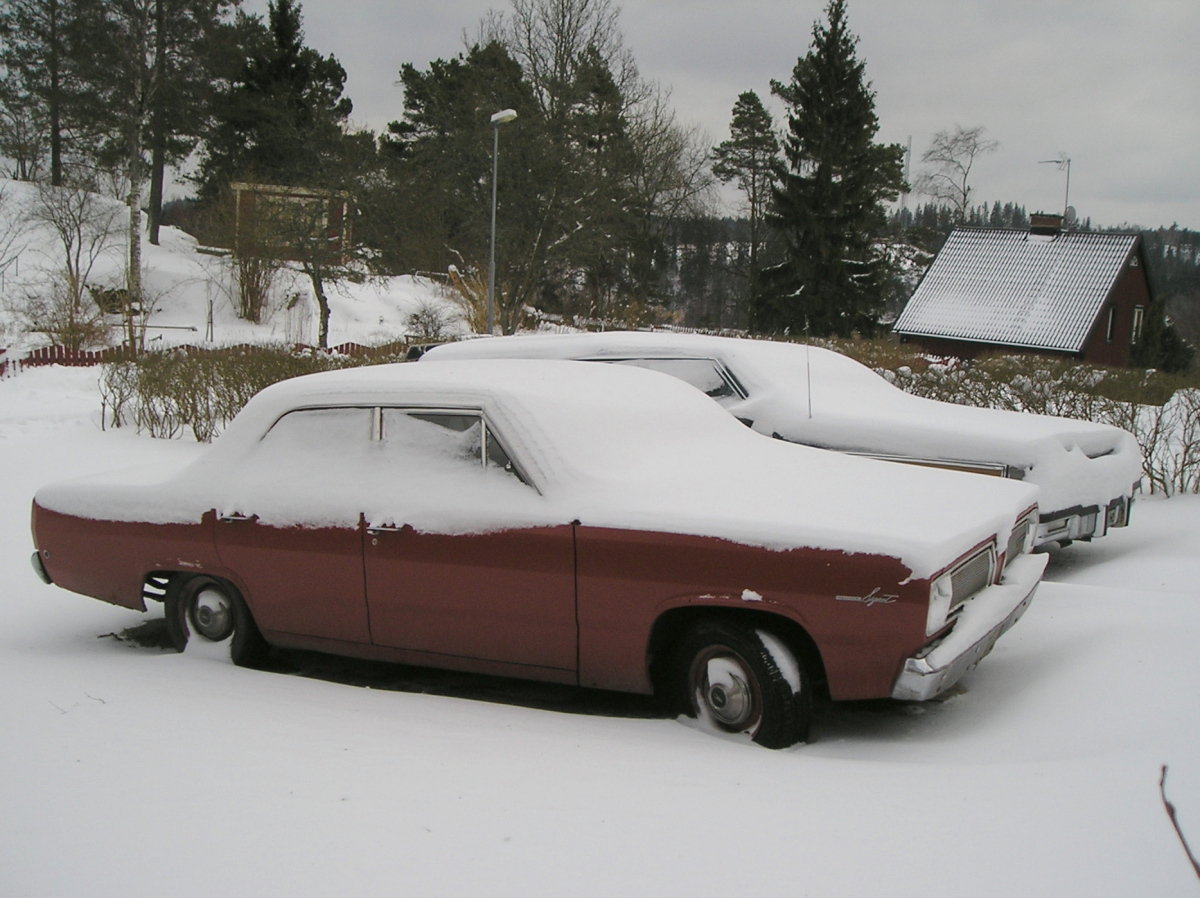 Plymouth Valiant Signet 4dr