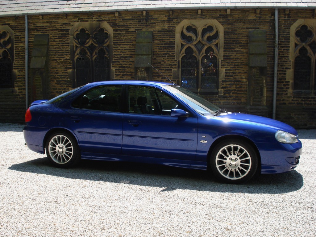Ford mondeo st 200 specs
