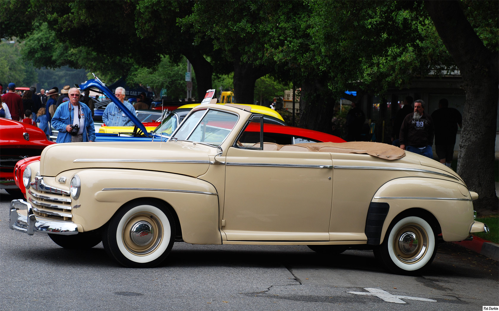 Ford Deluxe Convertible