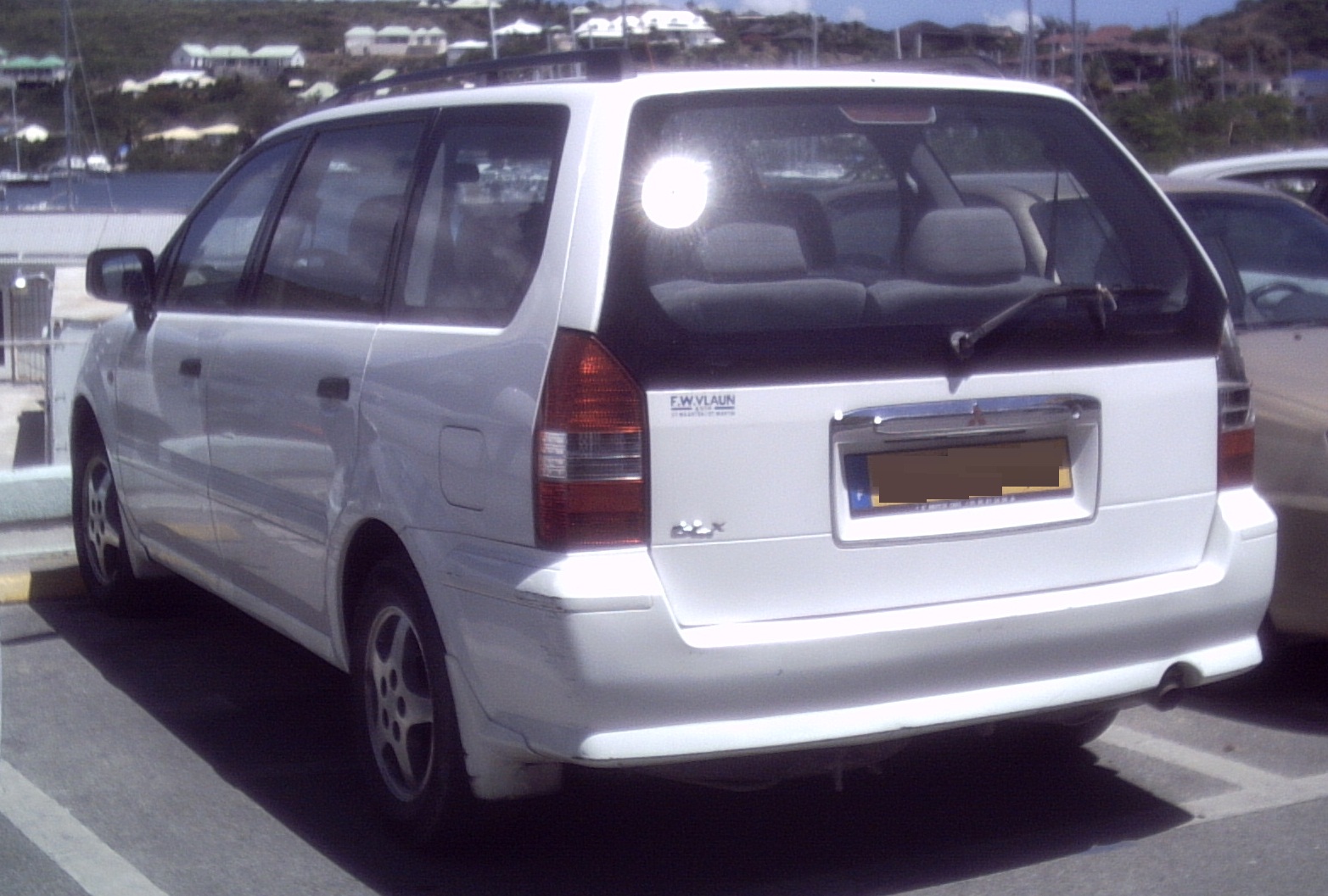 Mitsubishi Space Wagon GLX