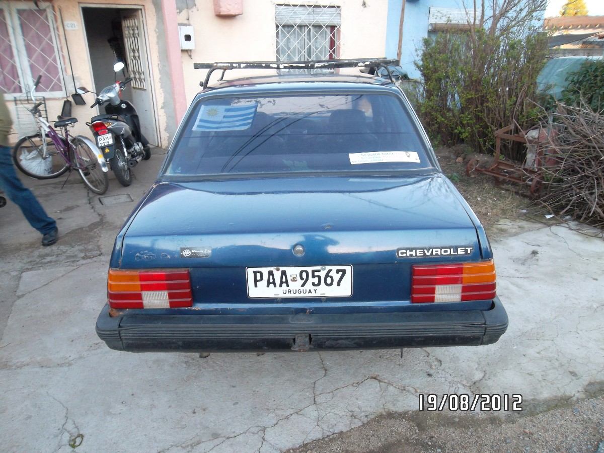 Chevrolet Monza 18