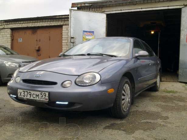 Ford Taurus GL 30