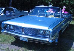 Chrysler Newport 250 4dr HT