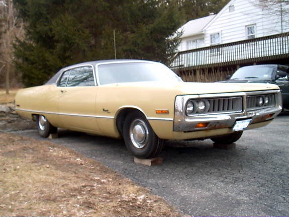 Chrysler Newport 250 4dr HT