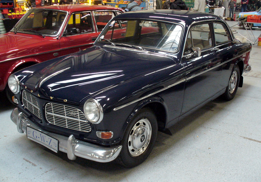 Volvo 66DL wagon