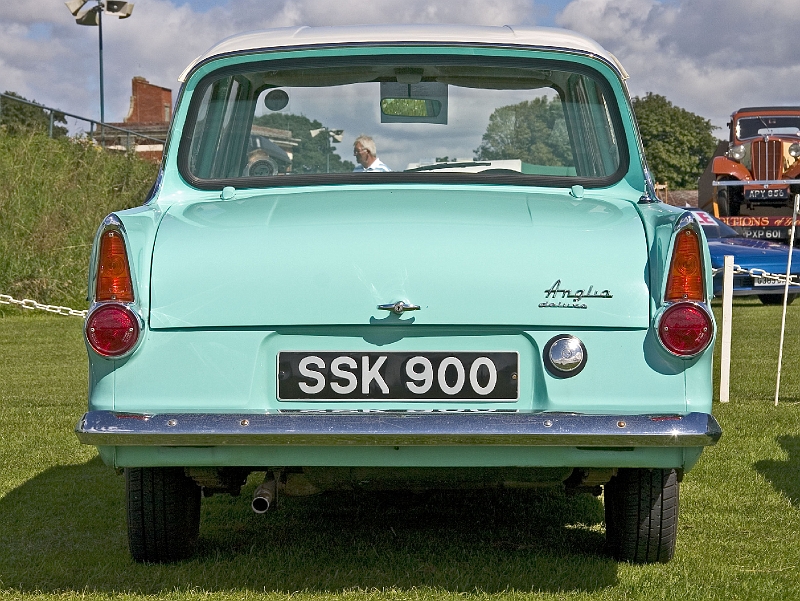 Ford Anglia 105 E